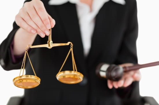 دلایل انتخاب وکیل به عنوان وکالت تضمینی توسط مراجعین چه مواردی را شامل می شود؟